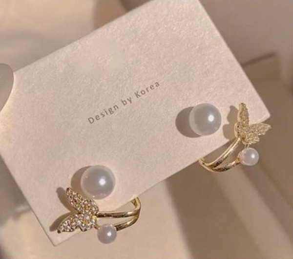Butterfly Pearl Stud Earring